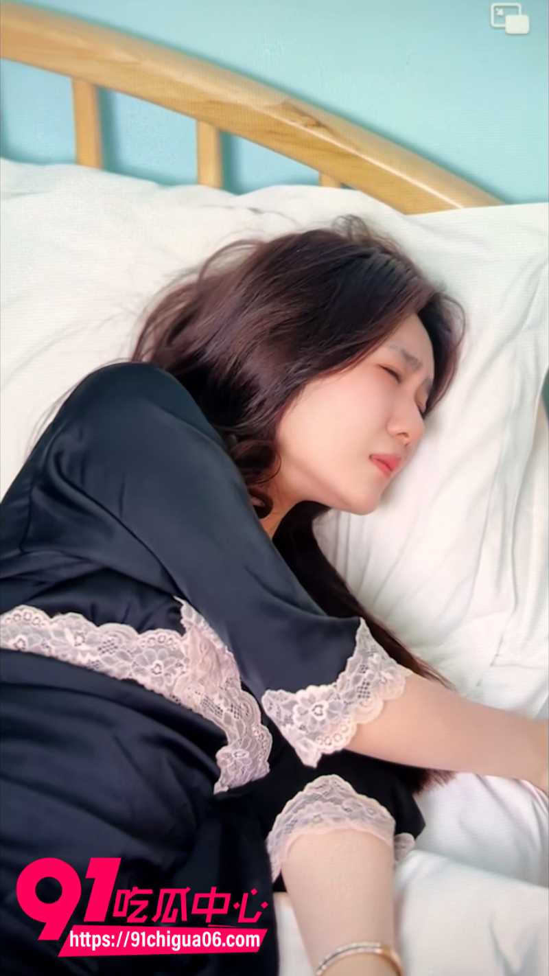 擦边短剧保安小伙如何逆袭拿下双女主12 擦边短剧保安小伙如何逆袭拿下双女主12