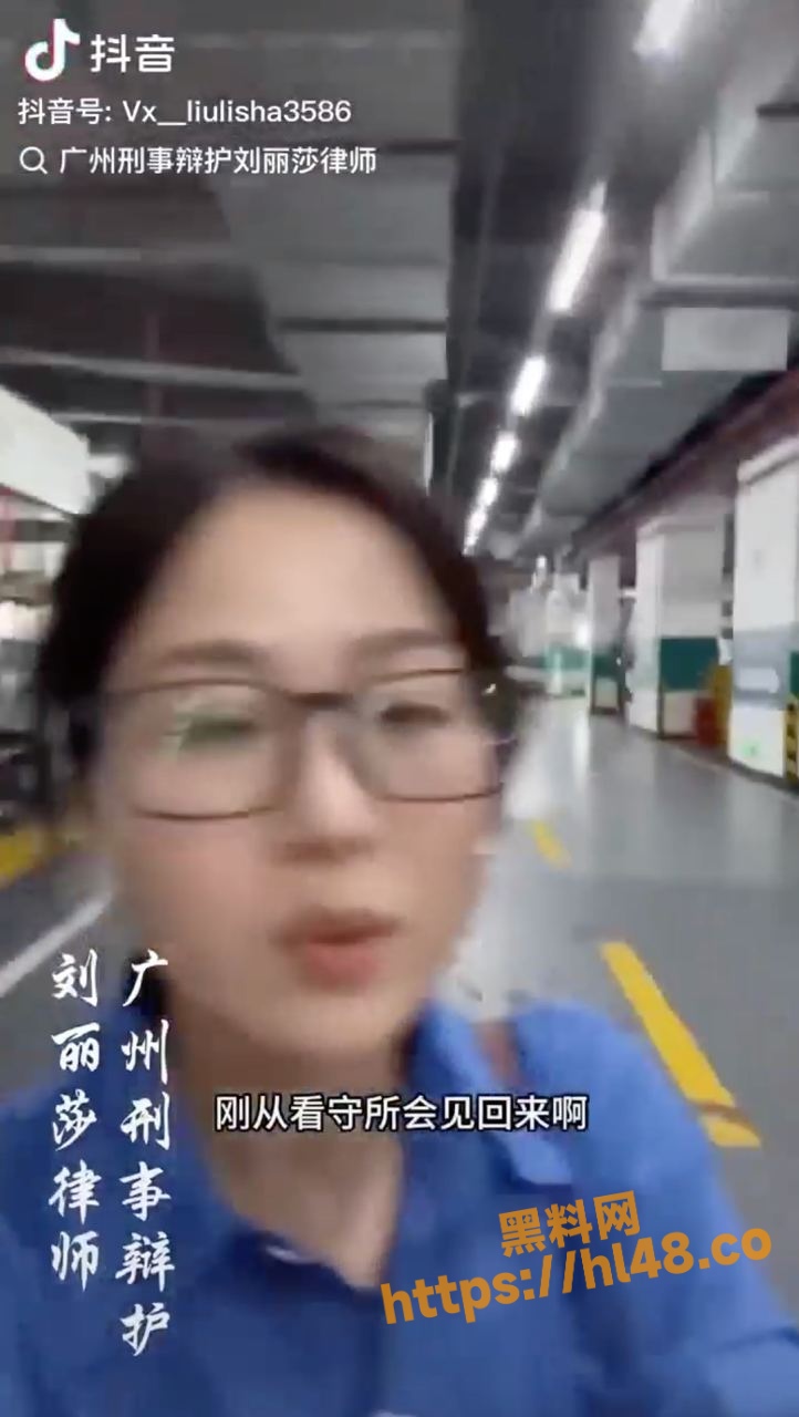 给家人们展示一波三百七十人的淫乱 男女全裸聚齐酒家内进行三百人的叠叠乐相当炸裂且还有领头人惨遭被抓！