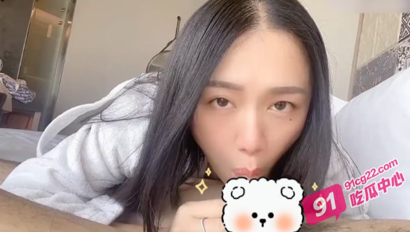 人妻酒店偷情 好闺蜜打来电话 边做爱边接电话差点暴露！