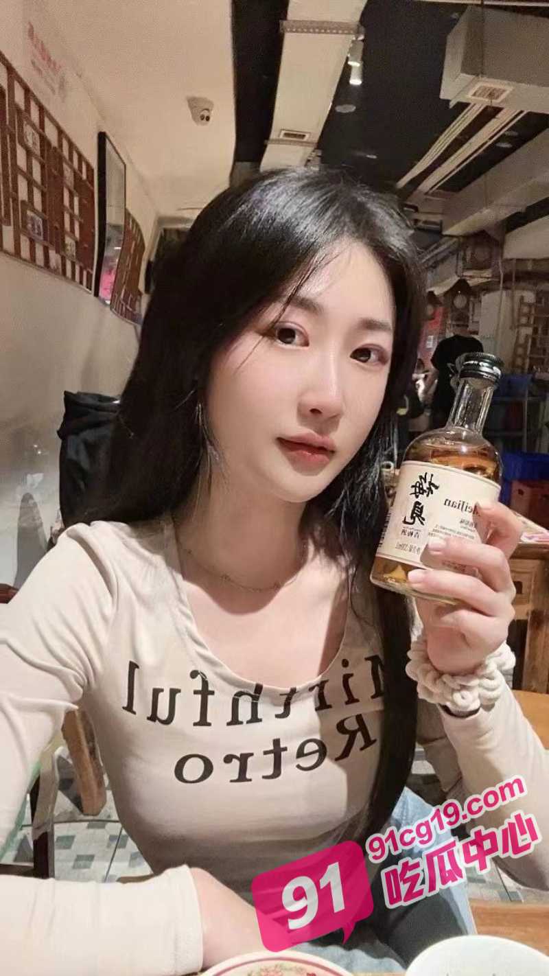 浙江温州带孩子出轨被抓奸 看到颜值后我懂了 这少妇谁不喜欢？ 配图5