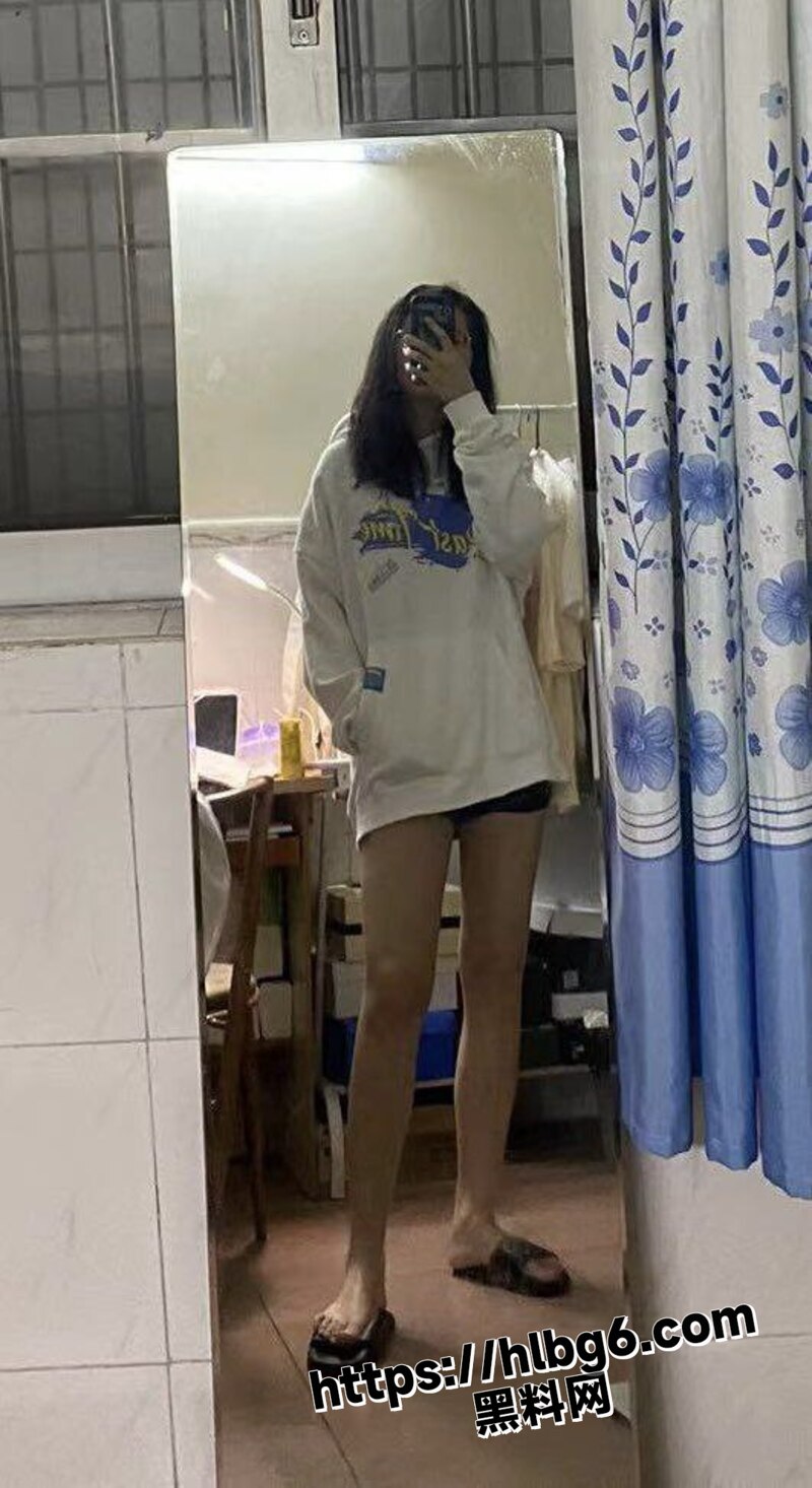 清纯腼腆的眼镜妹大学生吃鸡合集 被主人颜射多次 还主动吞精 一天不吃骚穴就痒