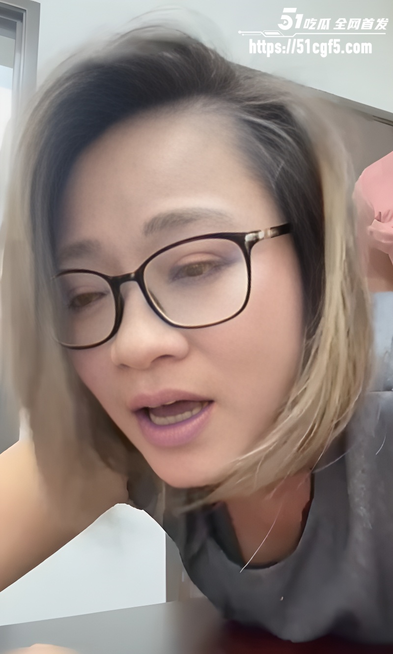 熟女人妻性爱自拍 4