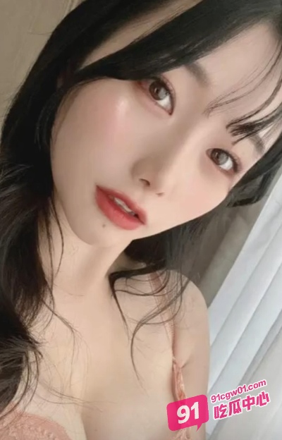 撸管推荐～女服务员替同事赔罪 却被同事背刺沦为客人胯下奴！ 配图5