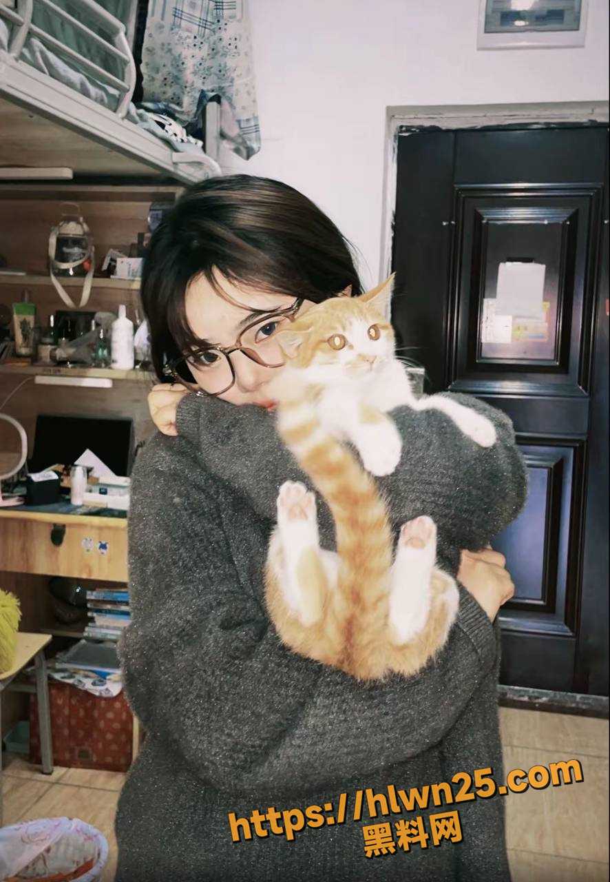 海南大学生 胡欣怡 乖巧呆萌眼镜娘 颠覆了对反差婊的渴望 熟女养生 嫩妹养眼