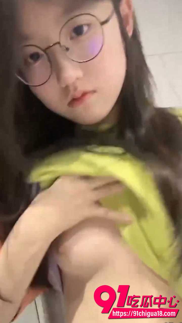 推特清纯萌妹乌萌萌大尺度紫薇特写3 推特清纯萌妹乌萌萌大尺度紫薇特写3