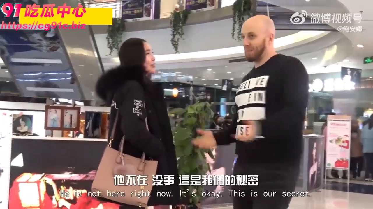 新百人斩挑战～两老外挑战亲吻100名陌生中国女孩 没想到结果是这样的！