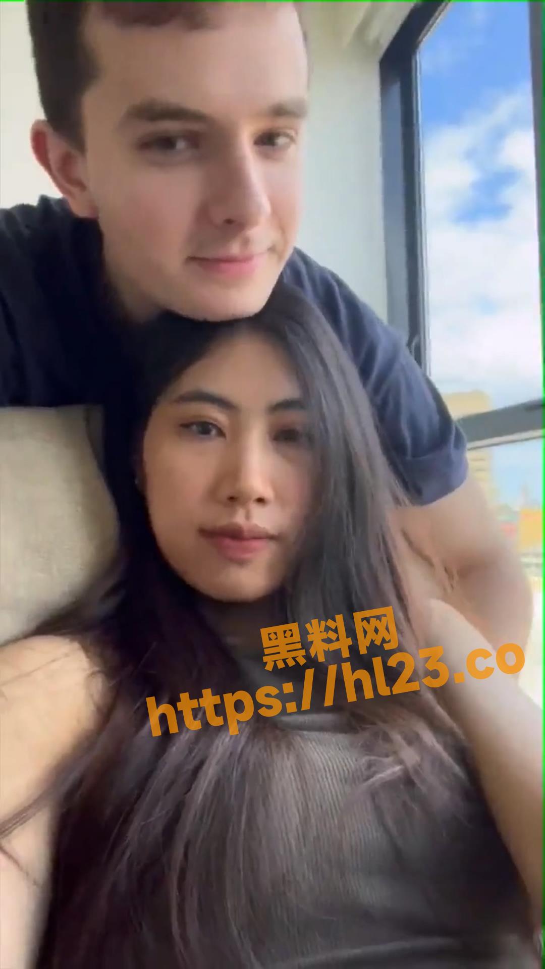 上海媚黑母狗爱白人大屌,自慰不手机不离手，拍照屌不离口
