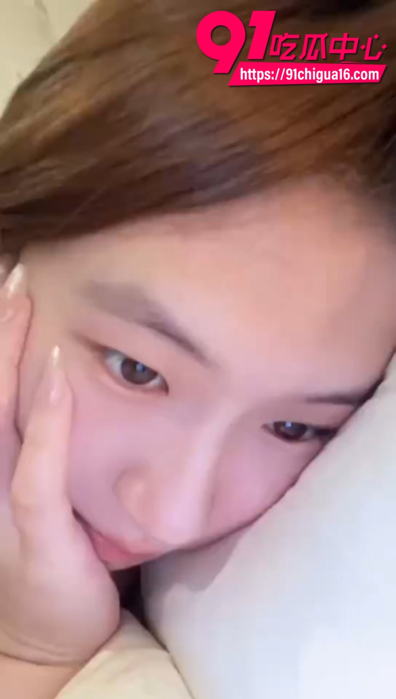 抖音女网红何何子自拍性爱福利2