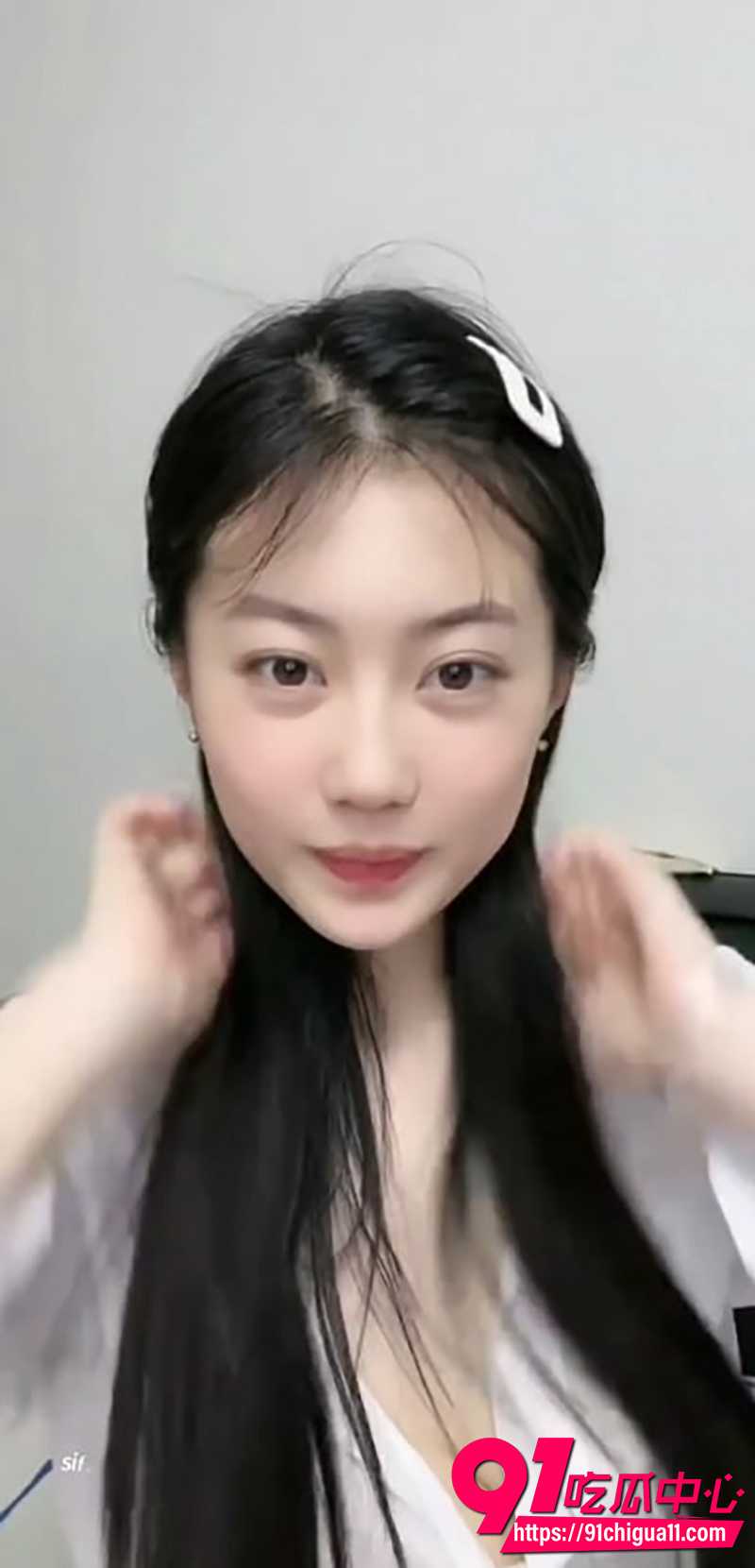抖音网红虾滑 榜一大哥定制福利 假屌深情口交狂插嫩穴示爱!
