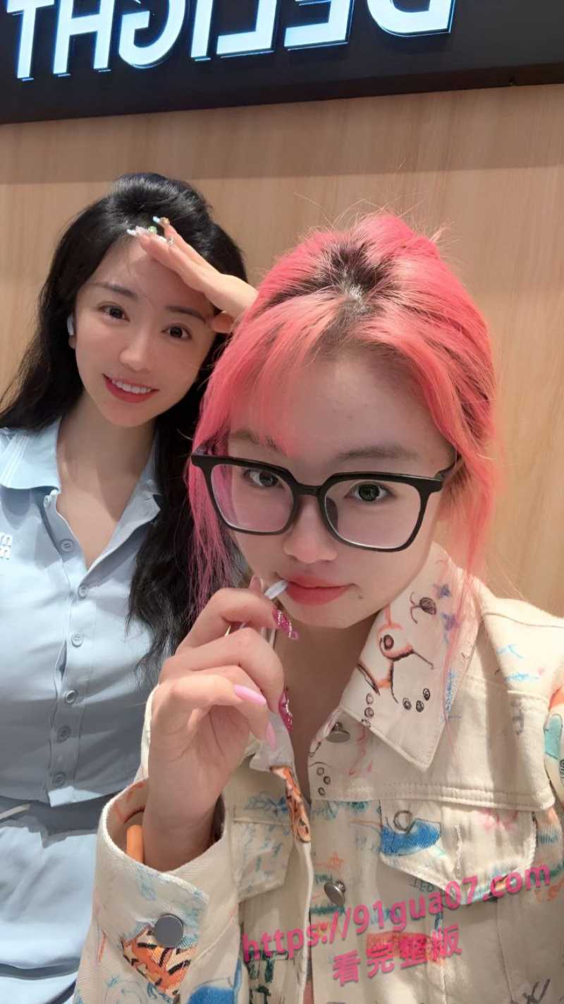 真实母女双飞福利视频 同时体验两种不同的风味～ 配图4