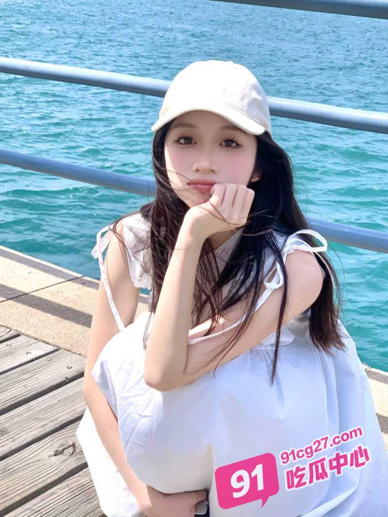 南京第四高中高三学生周依然 被男同学诱拐回家口交 羞涩处女初尝禁果！ 配图2