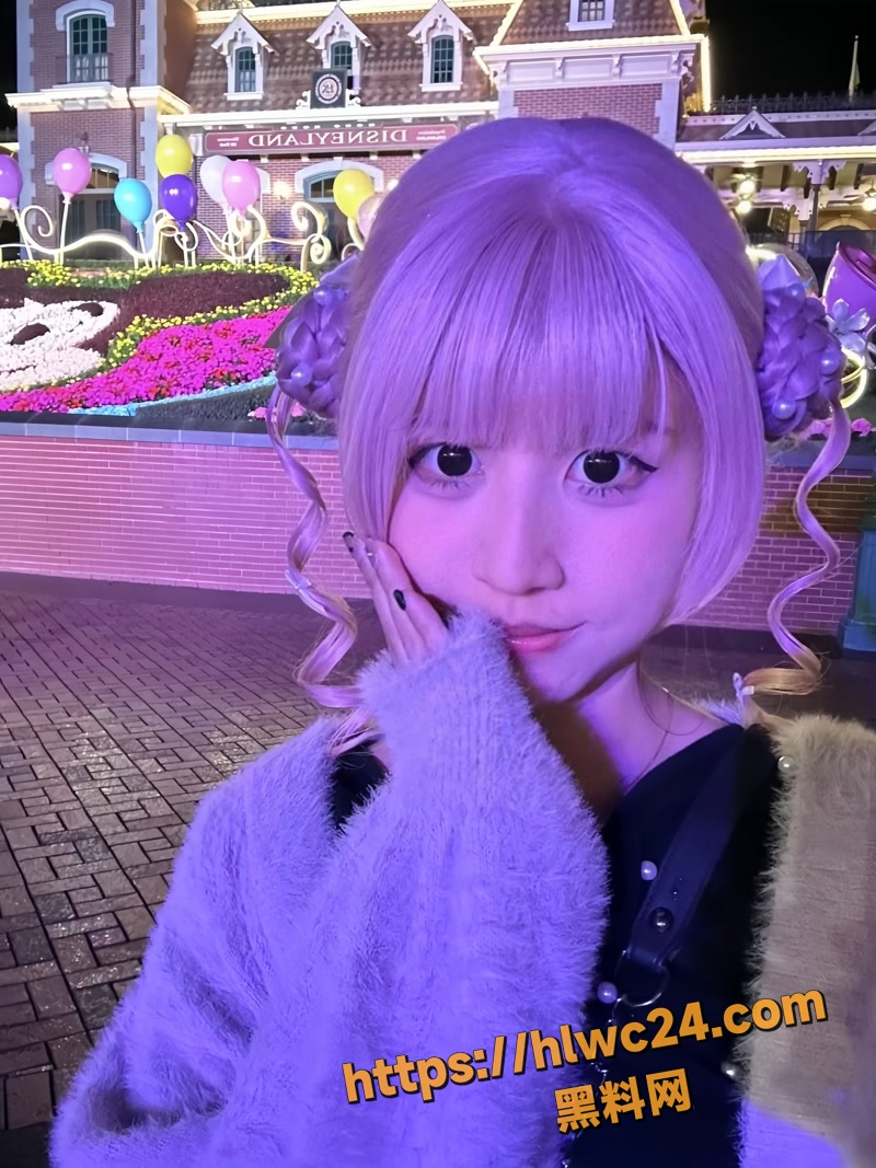 可爱双马尾洛丽塔小甜妹 衣服都不脱就直接开搞 抓着辫子猛干超配合