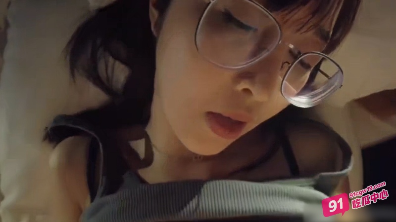 大奶学生妹家中服务学长 被无套输出猛怼骚穴 高潮迭起淫语不断！