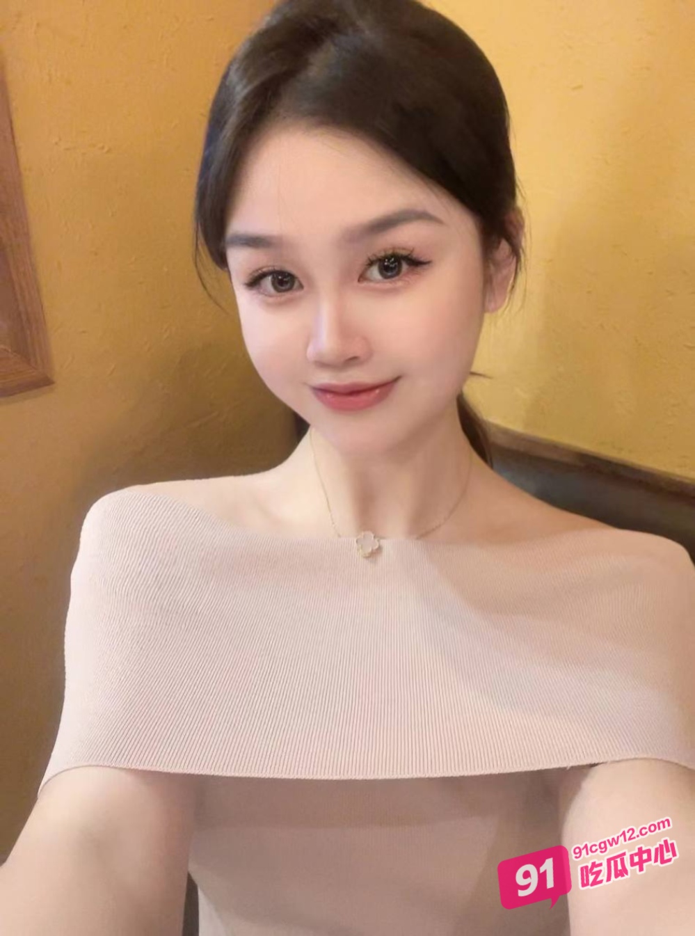 探花大神约炮身材高挑黑丝长腿贫乳美女 这简直就是专为做爱而生的身体！ 配图3