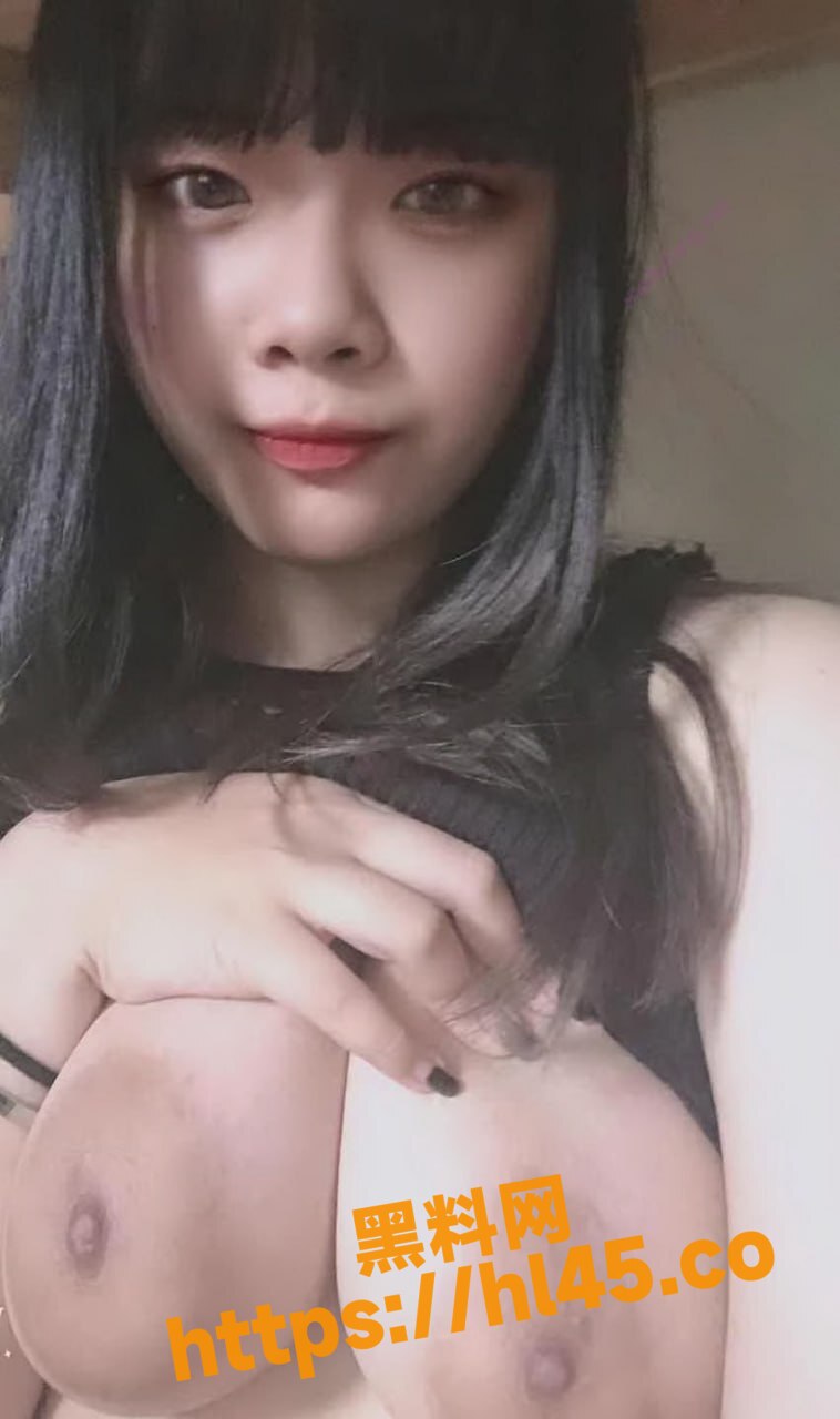极品性感的爆乳学生妹，手机内珍藏大尺度照片和视频遭外泄 萝莉的气质!