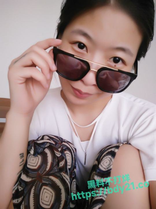 河北秦皇岛92年少妇张鑫裸贷 资料被曝光 极品美逼特写流出～