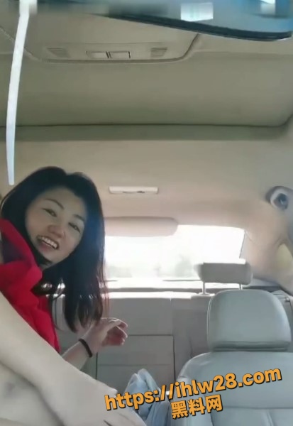 母子乱伦之巨乳骚妈带着高三儿子玩车震 妈妈养你多年必须得到回报！求瓜 ！