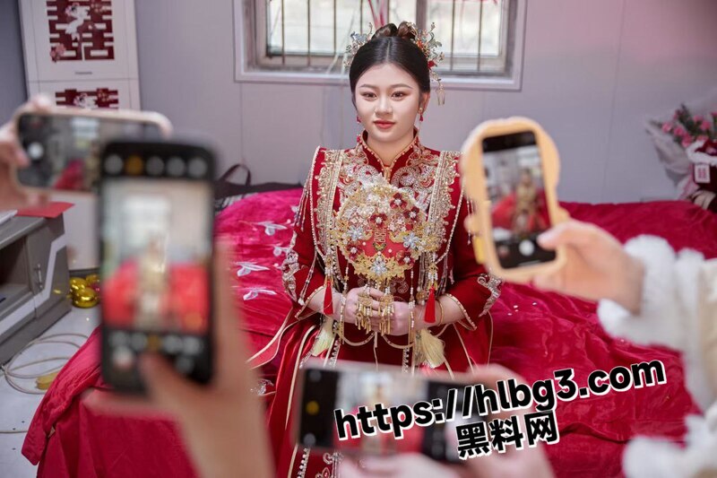 独家曝光 江苏已婚人妻 唐海微 婚后和老公两地分居 寂寞难耐联系前男友送炮 被彻底开发调教!