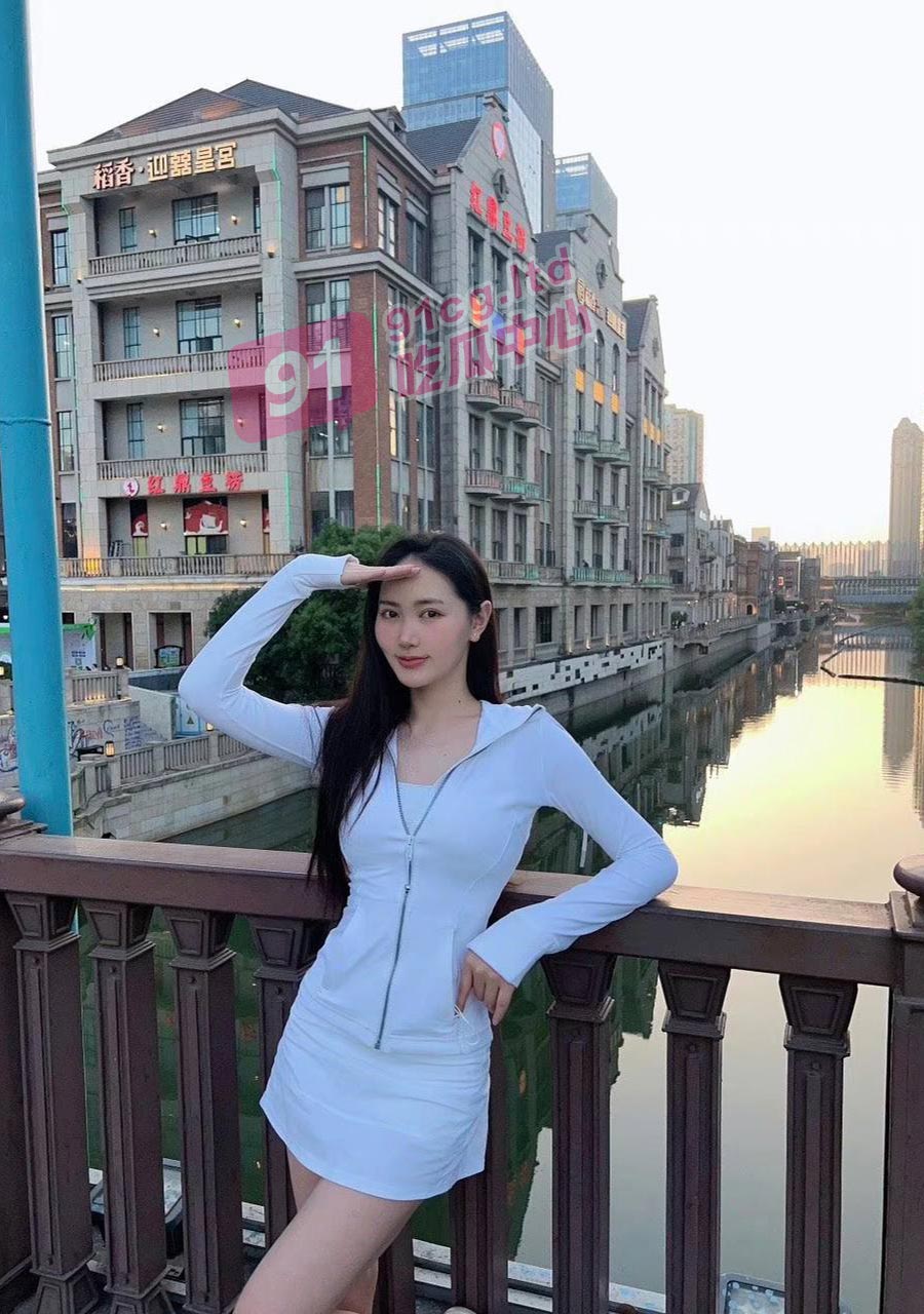 【大学生真骚】 芜湖女大学生何蓓婷被辞退 房贷没钱还怎么办？有绝招 我可以卖呀！