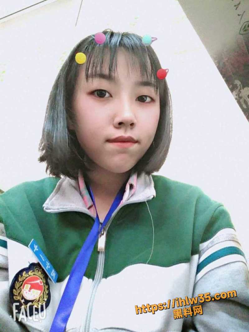 福建周宁一中高三19岁反差眼镜妹 杨晴瑜 浴室自慰视频曝光 年纪不大实则已是欠调教的骚母狗！