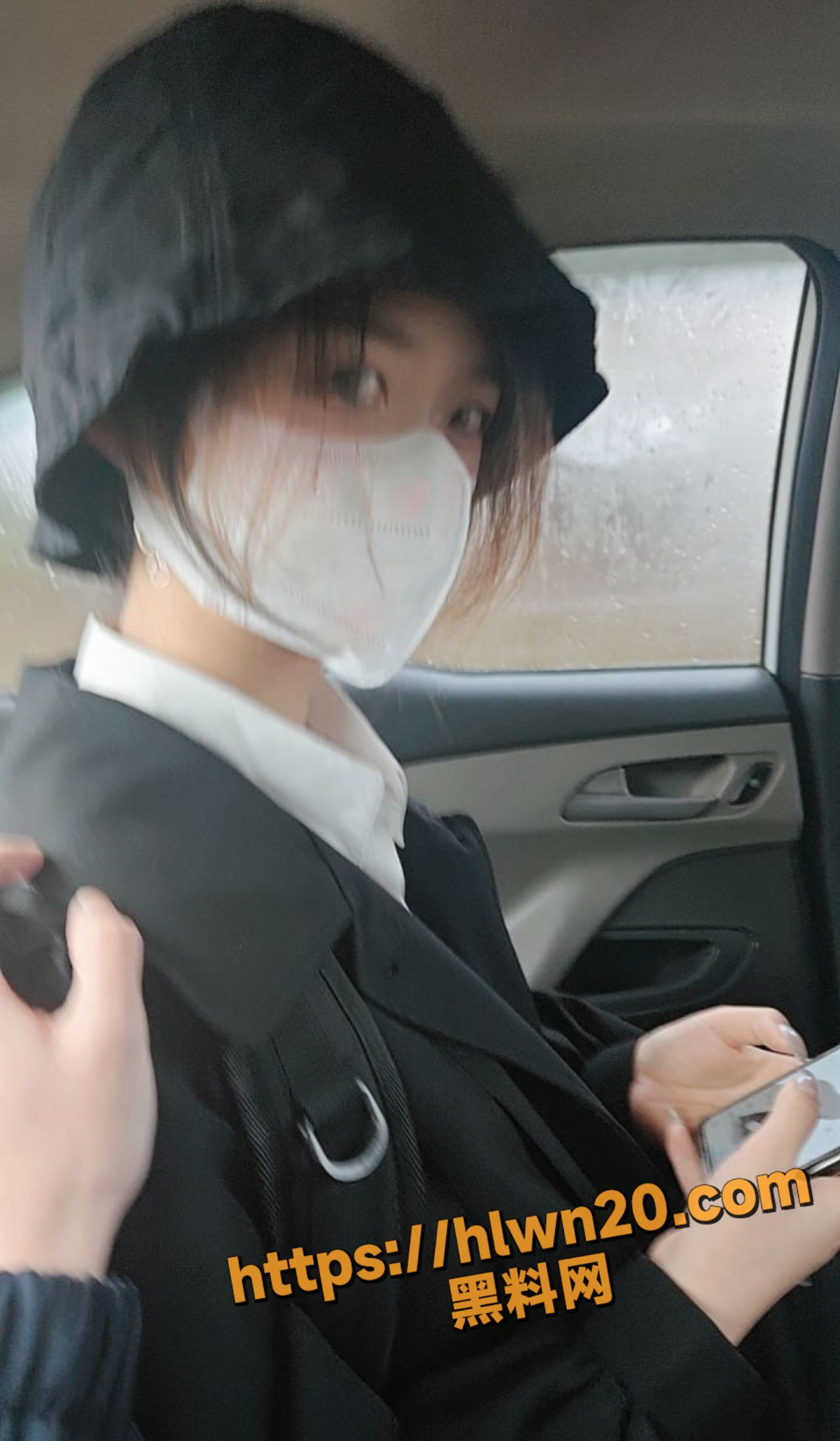 大一学生妹被体育生骗酒店无套爆操粉穴，校花变富二代性奴全裸浪叫让人心碎！