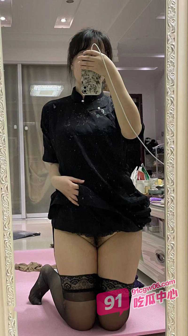 湖南良家人妻柳雪晴真实调教 小嘴被当作精液榨精器 肥臀上下打桩很有节奏感！ 配图8