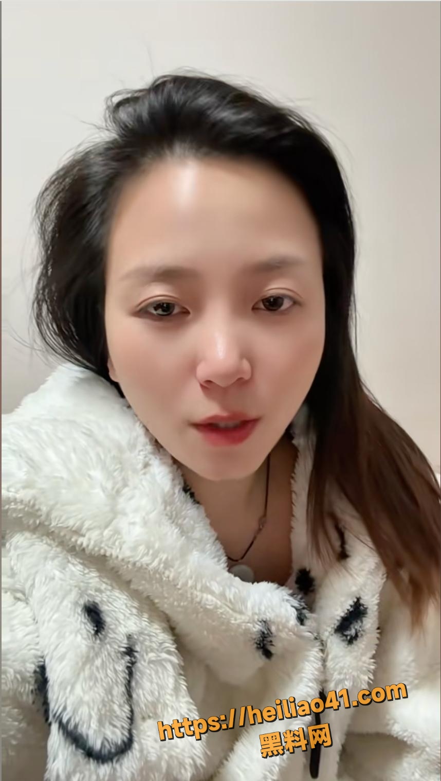 抖音极品少妇 小燕阿姨 一对一裸聊视频流出 与金主约炮被狠狠内射 简直骚到没边！