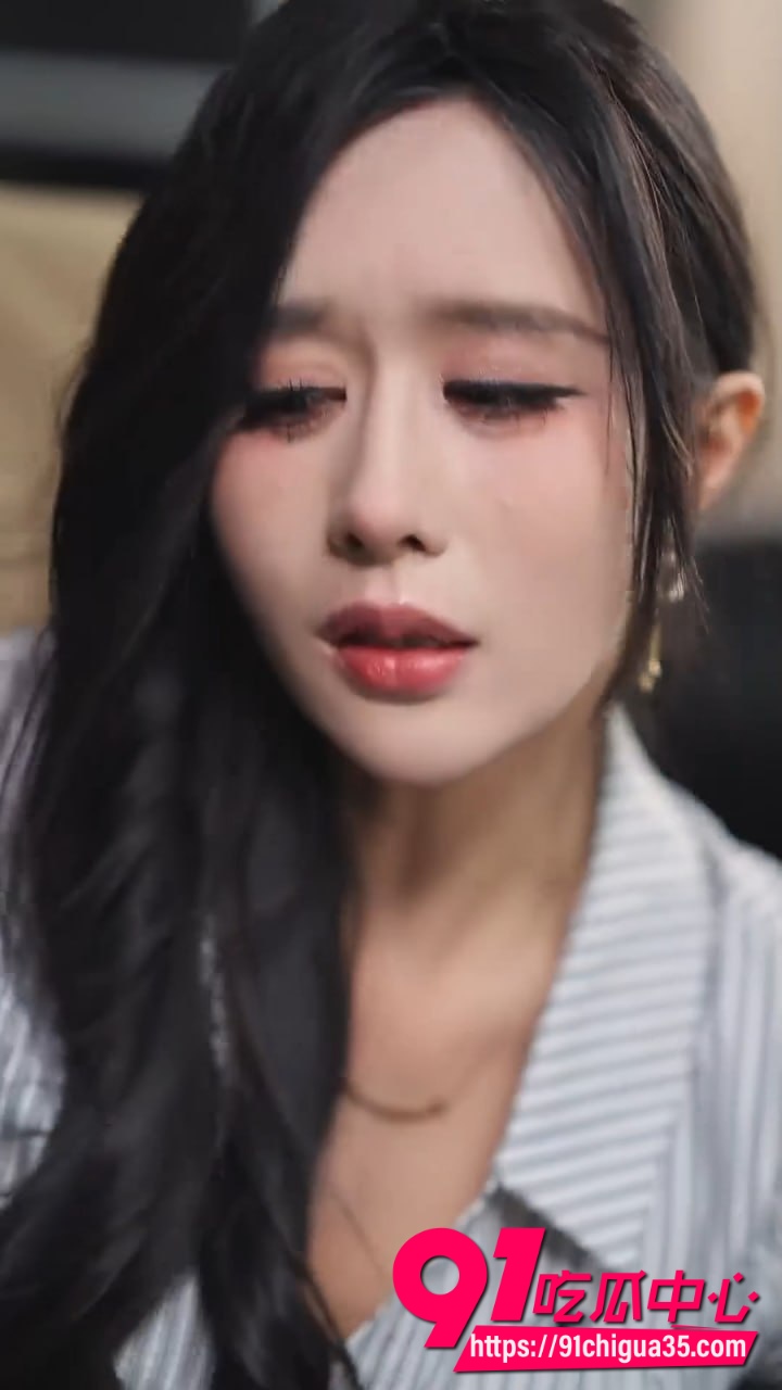 擦边短剧她们的禁忌游戏 极品嫂子苏魅被小叔子强势调教 窗帘后偷情湿成一片