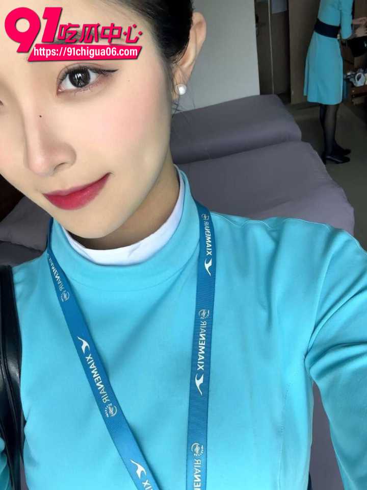 高颜值空姐从飞机女神沦为床上淫骚母狗1 高颜值空姐从飞机女神沦为床上淫骚母狗1