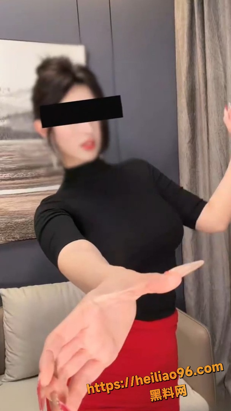 推特九头身高跟御姐 九九橙 会员小短片 性感少妇对镜自录挨操全过程