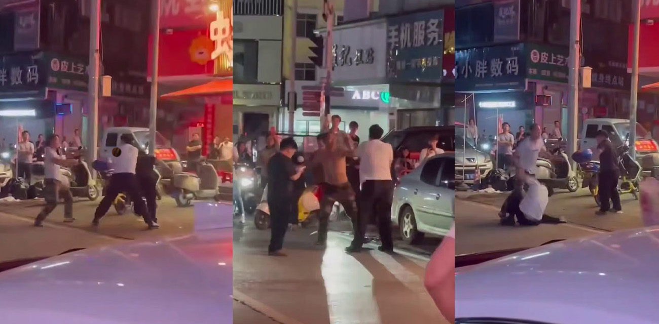 街头大PK 老哥一打二爆打对方 飞毛腿大逼兜齐上 对面两人联手仍被干翻在地