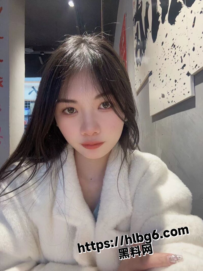 江苏南京 田金月 准未婚妻背着老公在网上聊骚 主动献身躯 玩自拍视频 炮友玩腻后将视频发给其老公！