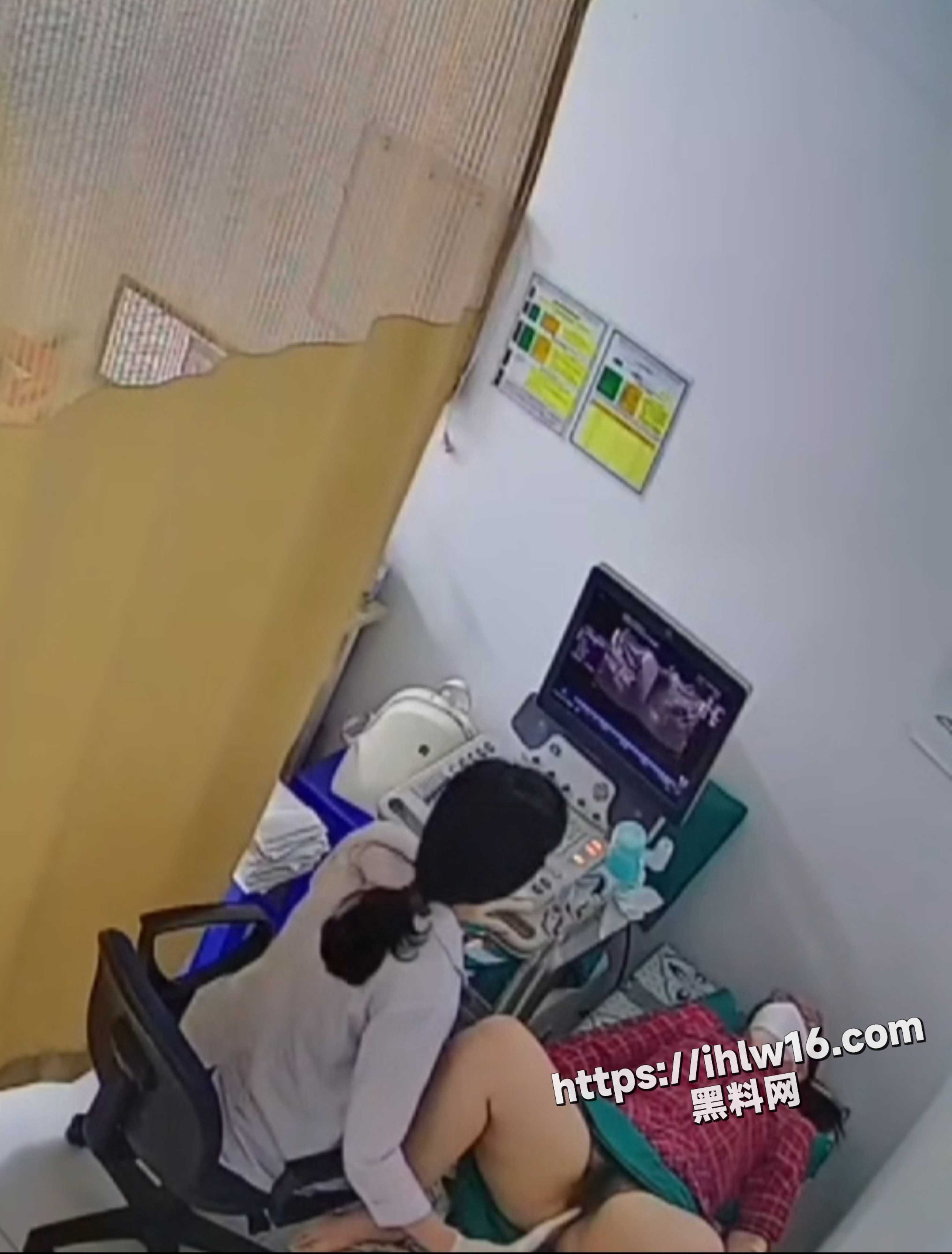 妇科医院检察室偷拍妹子脱掉内裤检查逼 男医生都会偷偷拍下慢慢回味~