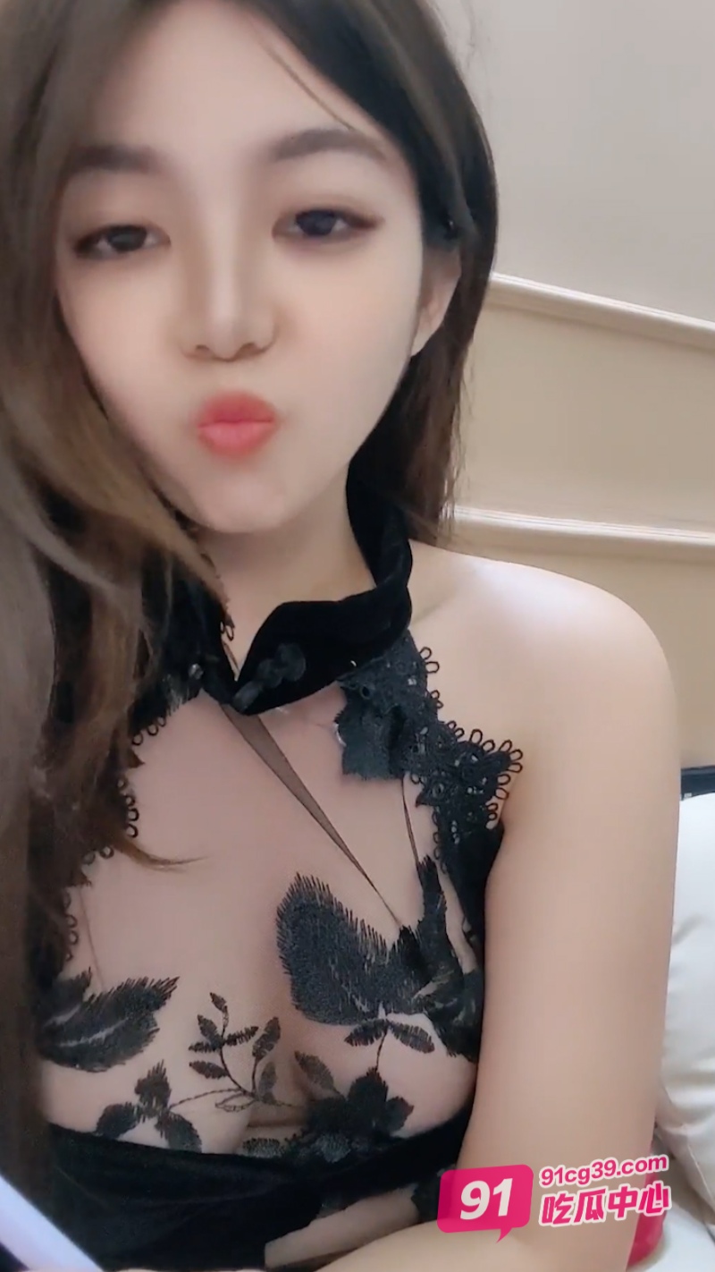 才艺主播抖音情趣制服裸舞 一丝不挂的样子太美了！ 配图5
