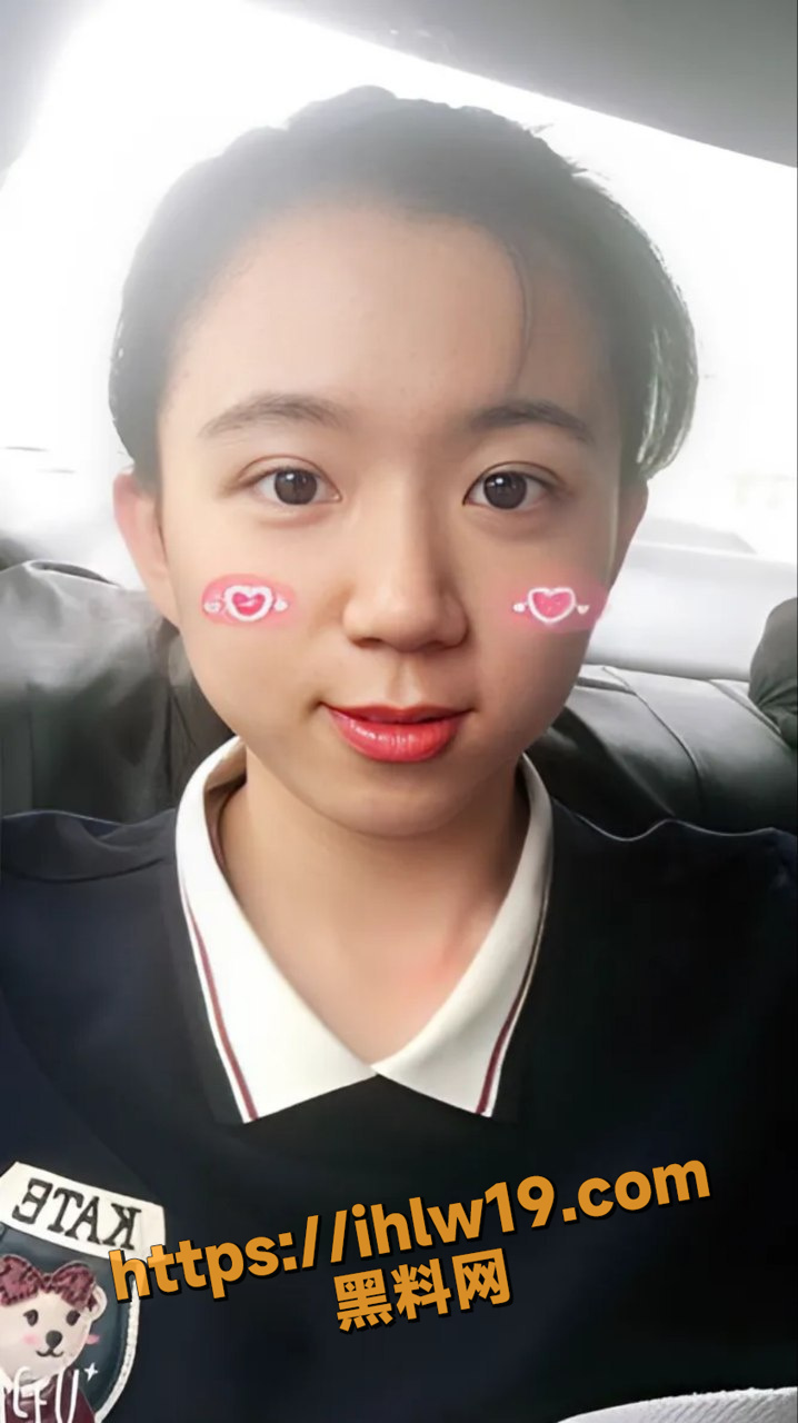 青岛反差女大学生 游戏狂热粉开黑好队友 操逼时都不忘记王者语音开黑！