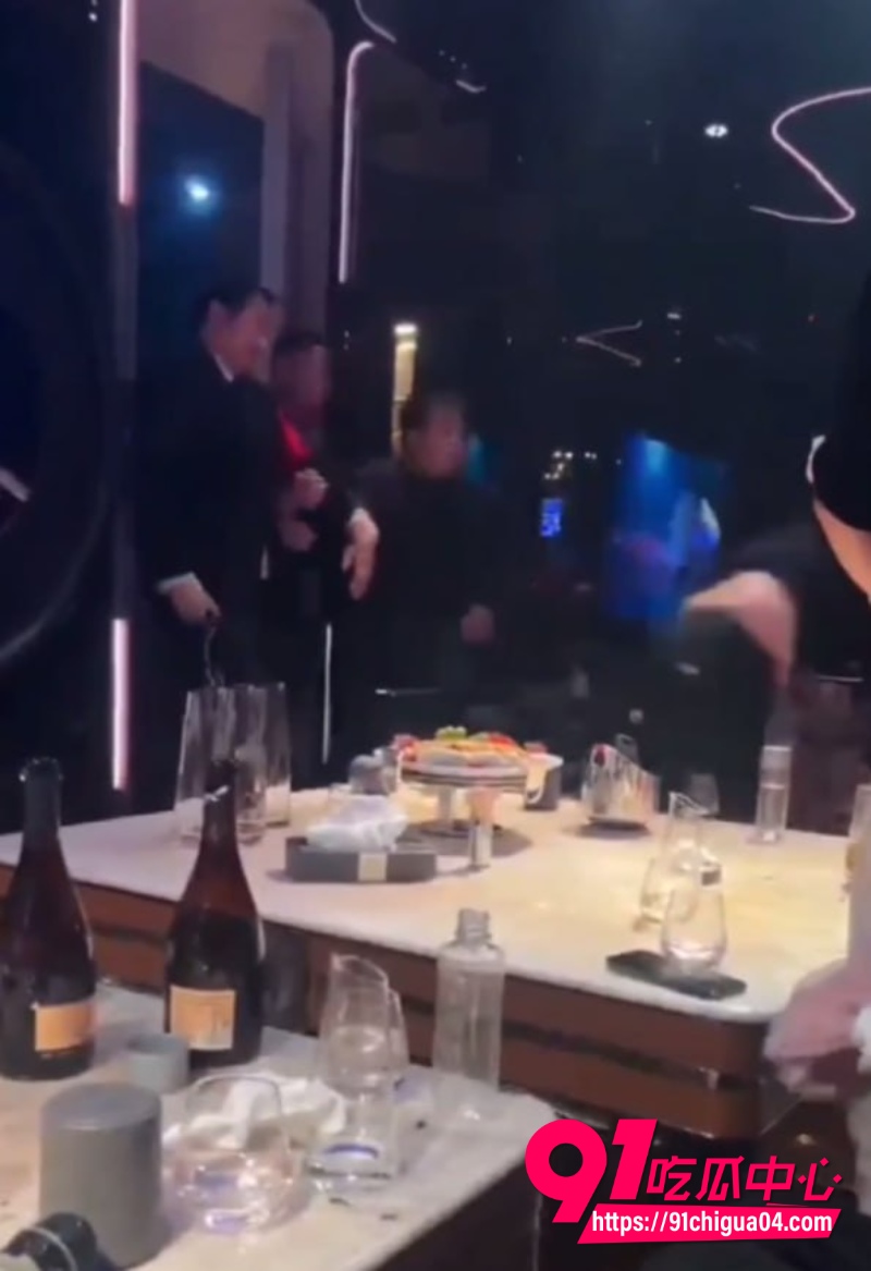 陪酒妹妹 酒瓶爆头 3
