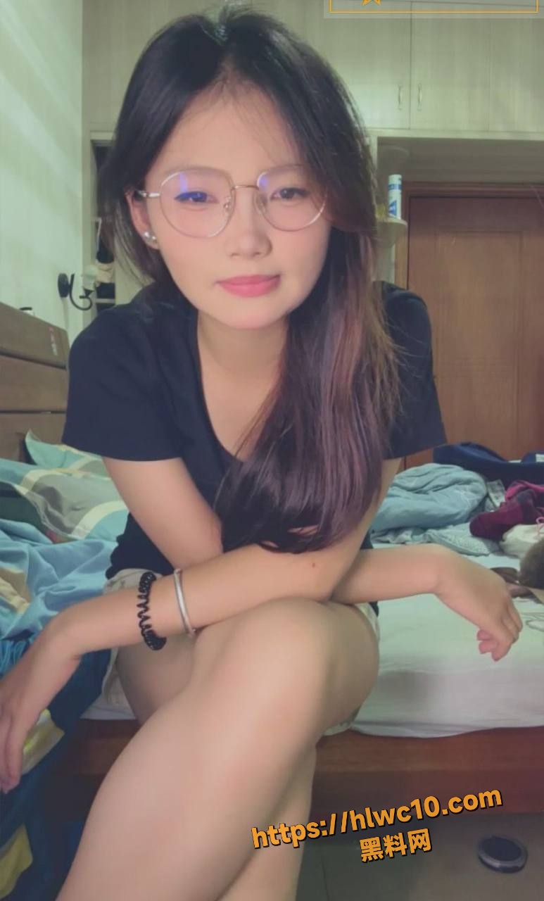 极品反差婊 困困兔 金主私拍福利 被后入猛干小翘臀淫叫连天