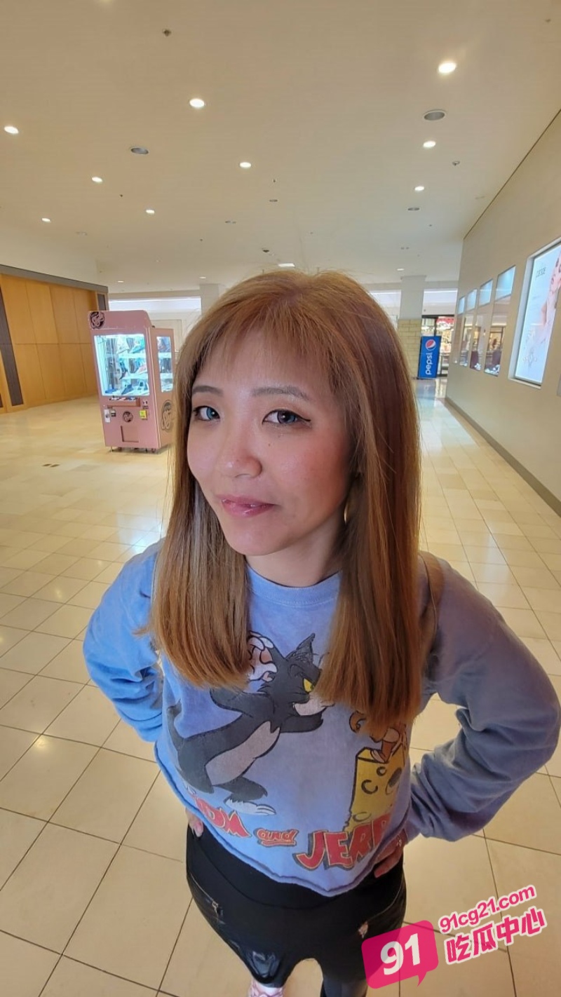 网红夫妻白皮猪vs华人八字奶淫娃 户外激情爆操 淫荡程度不敢想象！ 配图10