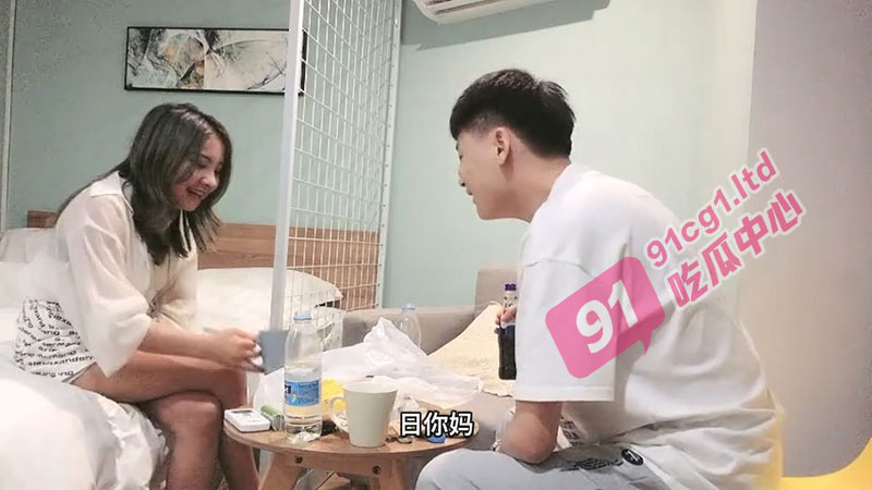 经典渣男套路成都大学妹子!开始只玩真心话大冒险 酒精到位以后开始套路脱衣服 最后成功推倒插入!