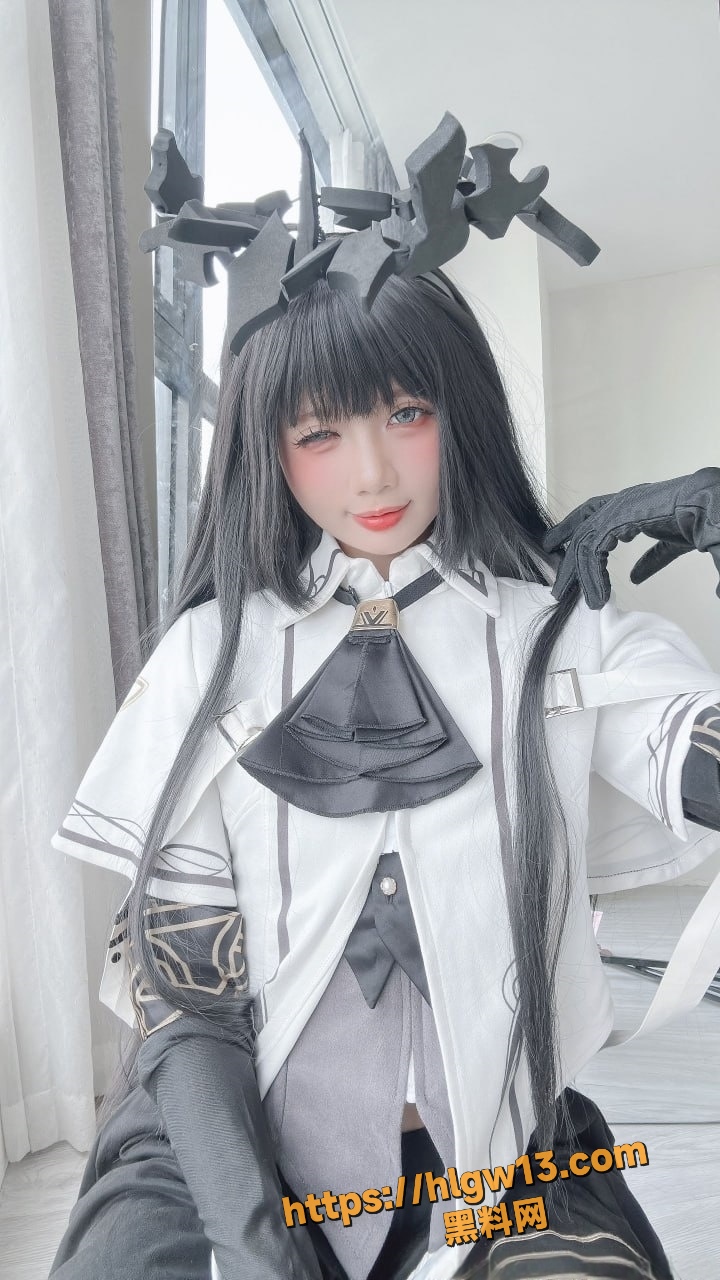 高颜值福利姬 Poppachan cos virtuosa 黑丝搭配萝莉反差脸 对镜自慰粉嫩娇躯撸感爆棚！