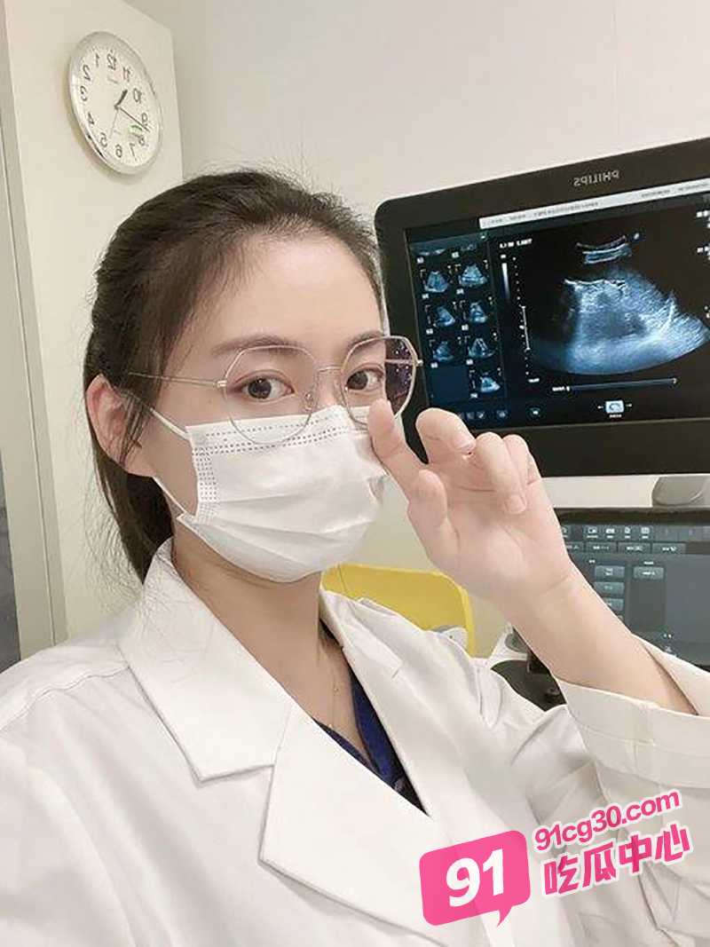 广州某医院超声科医生陈悦琳 单位白衣天使床上母狗 金主爸爸酒店3p调教视频流出！ 配图2