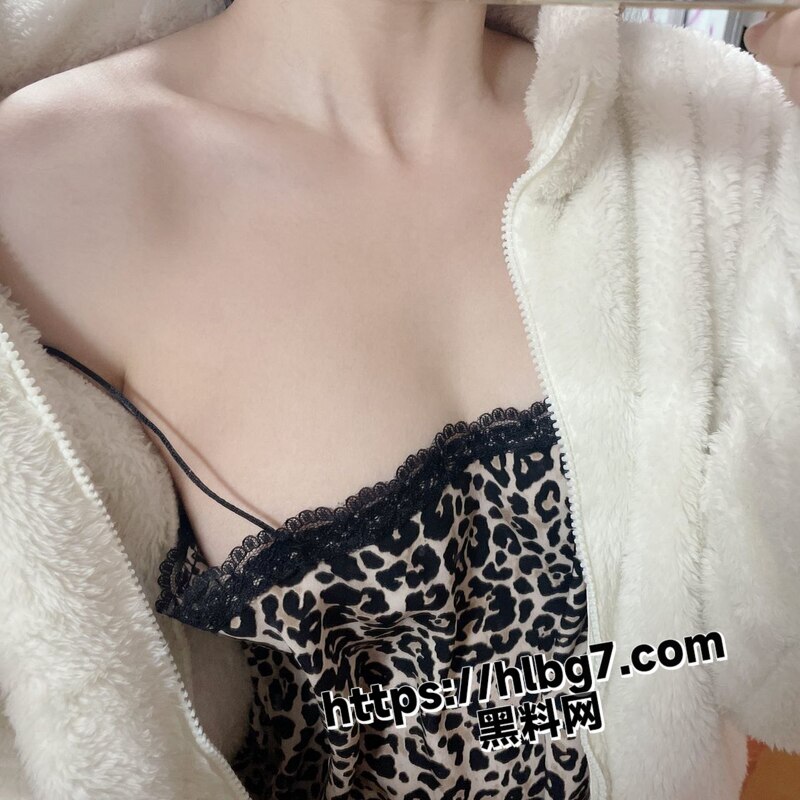 曝光陕西前任女友自拍泄密 人人都以为的乖乖女白月光是最骚的 不仅爱出轨 脚踏多船 紧致蜜鲍水润多汁！