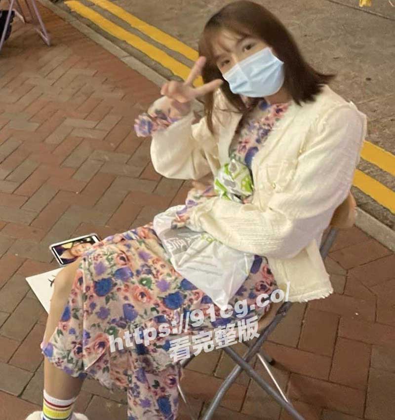 身材火辣的香港妙龄女旺角公开卖身葬父索价三十万元引路人围观极致新闻