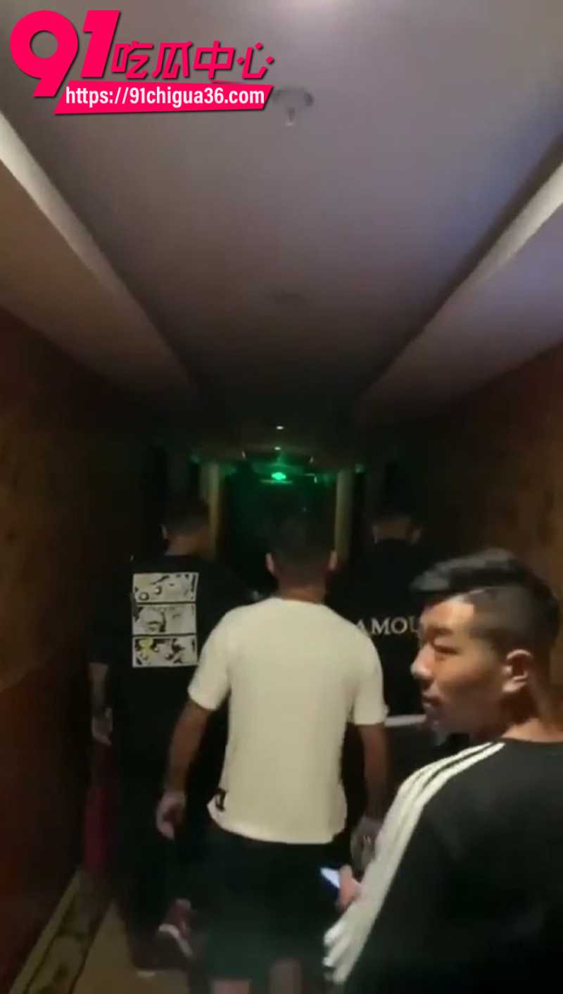 已婚少妇520出轨偷情被老公抓奸暴打8