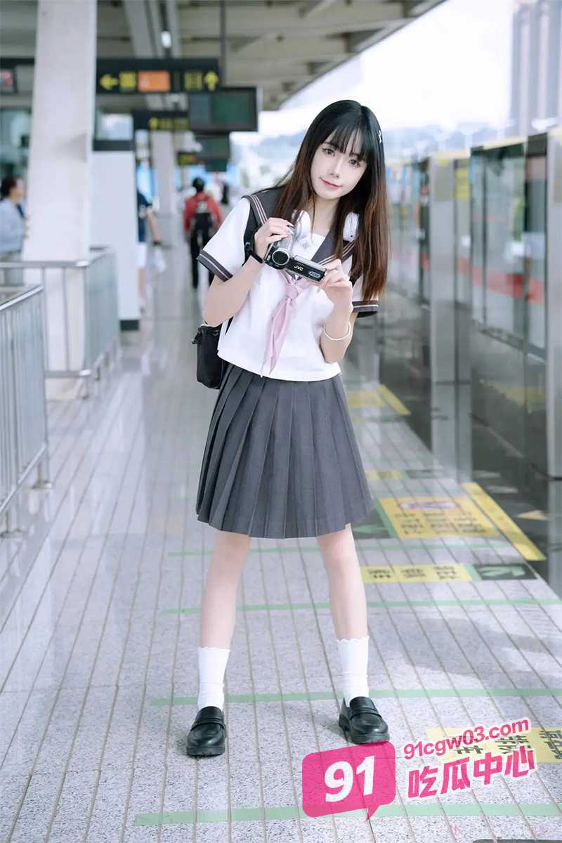 双马尾JK萝莉天花板 一个小熊背包就被金主到带回家 粉嫩JK我都舍不得操！ 配图2