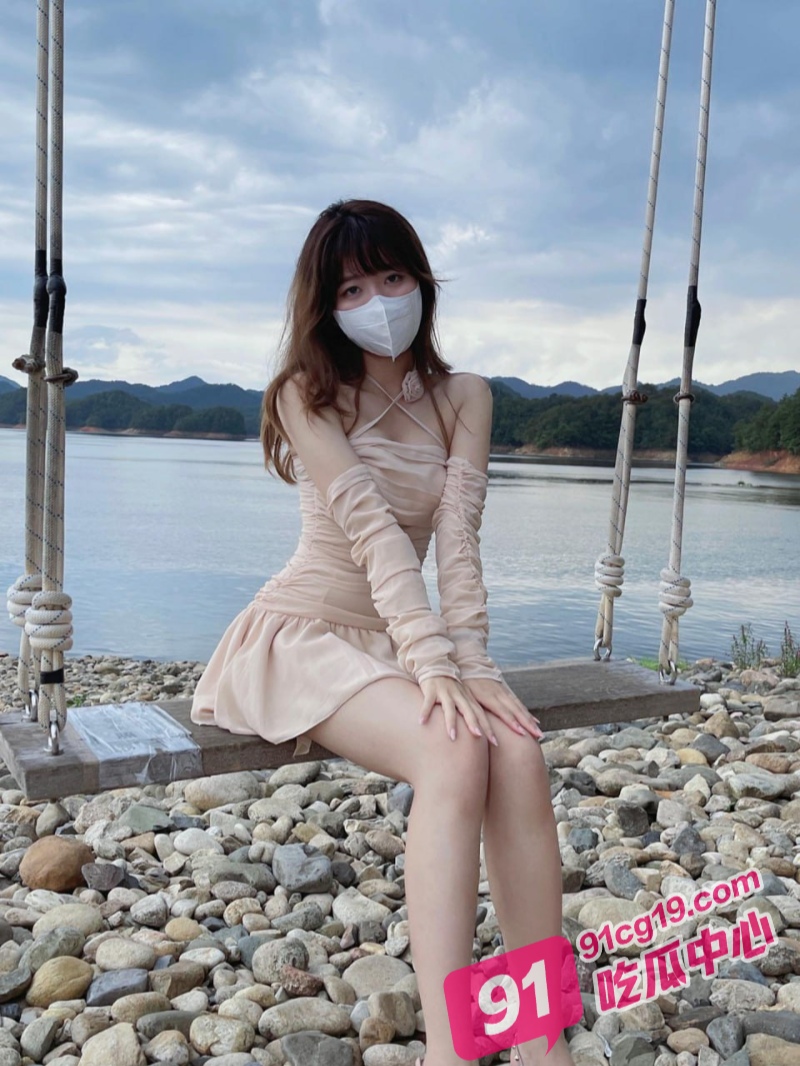 抖音32万粉丝网红 aiwanxiongxiong 送炮上门被大哥曝光 当网红就是为了卖得更贵 配图2