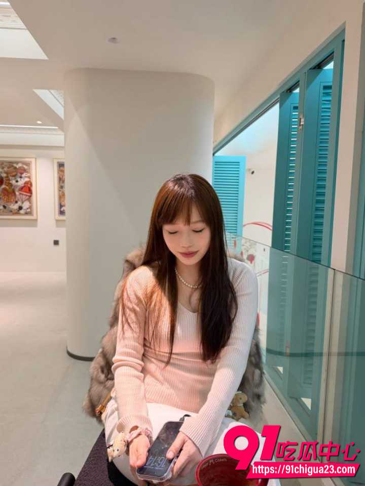 沈阳高颜值极品女神李佳蓉和体育生男友同居生活曝光 身材火辣口活一流 床上淫荡娇喘连连