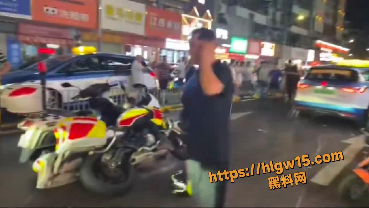 深圳龙岗区布吉路出租车冲撞行人事件 疑似报复社会撞击路人 现场惨烈多人伤亡！
