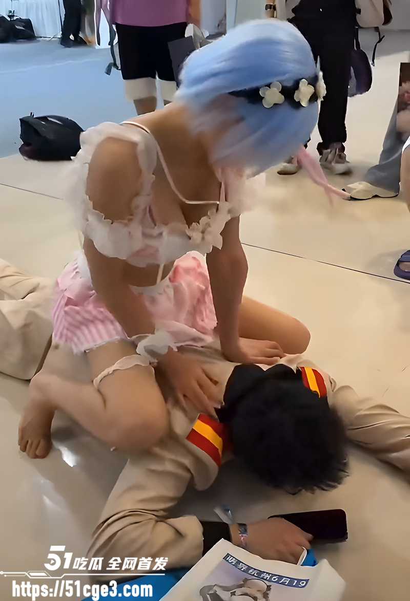 郑州黑蜻蜓漫展低俗擦边被爆 10 拷贝