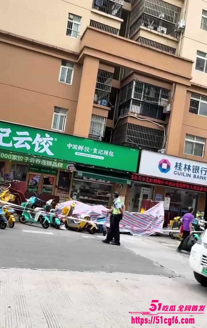 广西南宁袁记水饺跳楼事件06